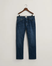Load image into Gallery viewer, GANT - Regular Jeans, Dark Blue Worn-In