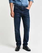 Load image into Gallery viewer, GANT - Regular Jeans, Dark Blue Worn-In