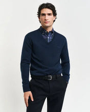 Load image into Gallery viewer, GANT - Extrafine Merino Wool V-Neck, Navy