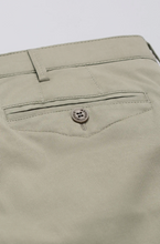 Load image into Gallery viewer, Meyer - Chicago Chinos, Light Green