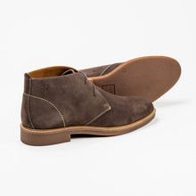 Load image into Gallery viewer, Sloane - Byron Chukka Boot, Taupe, Anne
