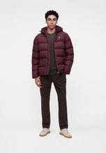 Load image into Gallery viewer, GANT - Active Cloud Puffer Jacket, Darkened Wine
