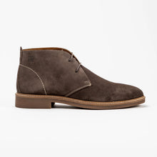Load image into Gallery viewer, Sloane - Byron Chukka Boot, Taupe, Anne
