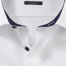 Load image into Gallery viewer, OLYMP - Modern Fit Kent Collar Shirt, White / Navy Buttons
