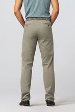 Load image into Gallery viewer, Meyer - Chicago Chinos, Light Green
