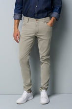 Load image into Gallery viewer, Meyer - Slim M5 Trousers, Cream
