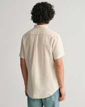 Load image into Gallery viewer, GANT - Regular Linen Houndstooth Short Sleeve Shirt, Dry Sand
