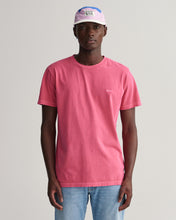 Load image into Gallery viewer, GANT - Sunfaded T-Shirt, Magenta Pink
