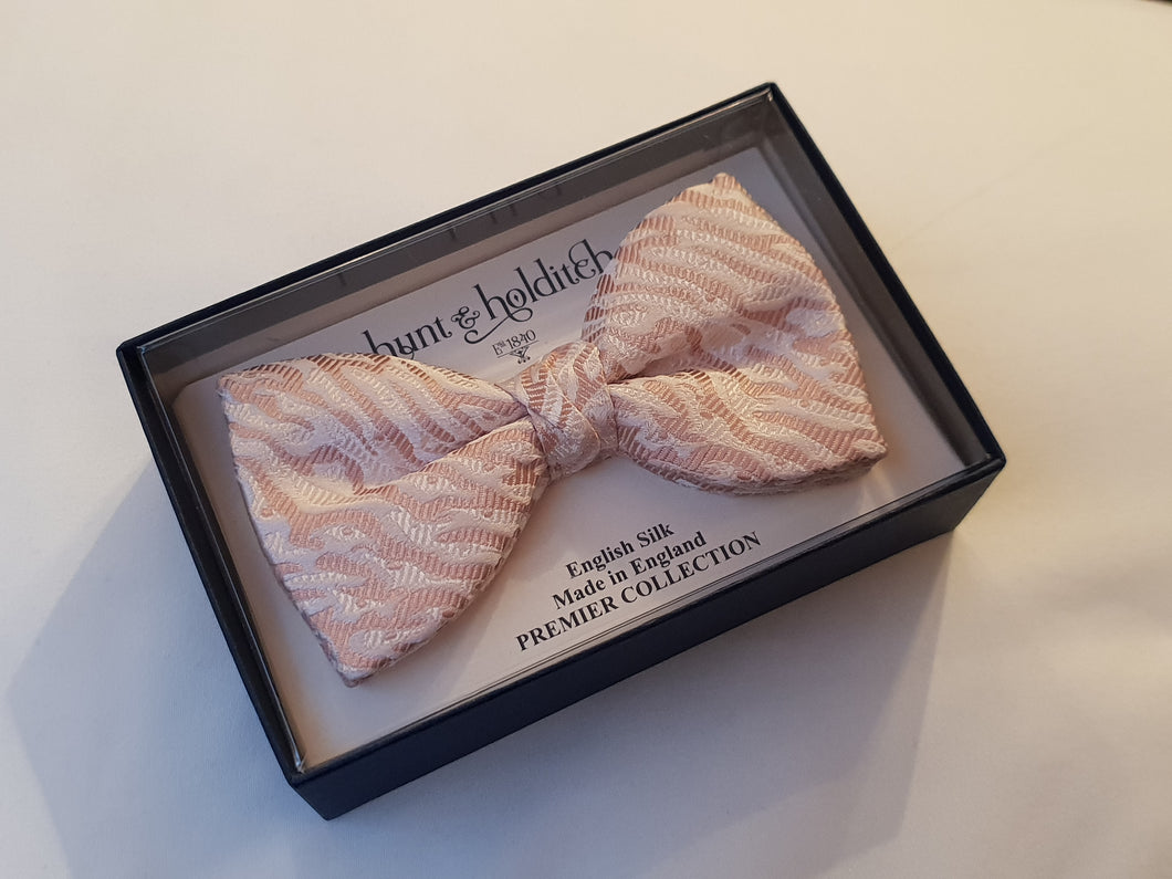 Premium Silk Bow Tie Pink Pattern