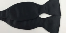 Load image into Gallery viewer, Self Tie Bowtie, Black

